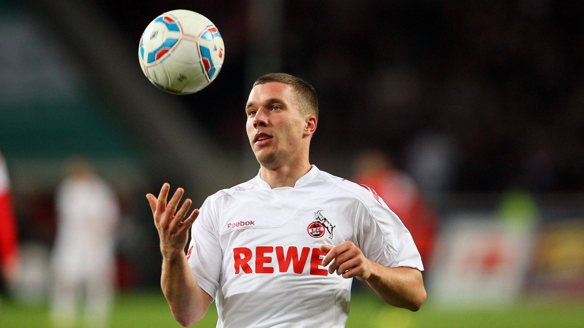 五大联赛后腰拦截频率是否成为决定比赛平衡的杠杆,拦截型后卫